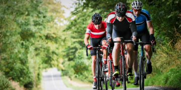 Belangrijk om te weten over wielrenners: “Dan hoeven ze het fietspad niet te gebruiken”