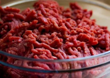 Laat je niet misleiden! ‘100% rundvlees’ betekent lang niet altijd wat je denkt