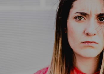 Melissa (28) wil honden in restaurants verbieden: “Daar heb ik een hele goede reden voor”