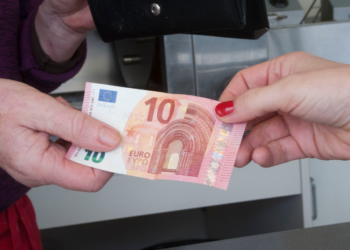 Mogen winkels contant geld weigeren? Dit zijn de officiële regels
