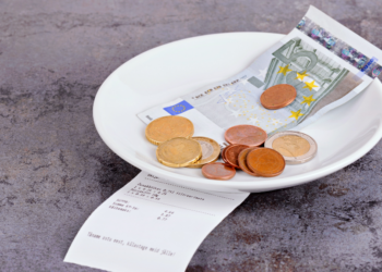 Ober deelt eerlijk: Dit verwachten wij écht als fooi van gasten