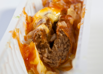 Schokkend: Dit zit er écht in het separatorvlees van de frikandel die jij eet!