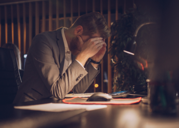 Schokkend! Multimiljardair eist dat we allemaal 60 uur per week moeten werken: Dit is waarom!