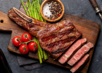 Slecht nieuws voor vleesliefhebbers! Biefstuk wordt nóg duurder: Dit is waarom!