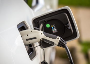 Steeds meer pechgevallen met elektrische auto’s: “Het blijft maar toenemen”