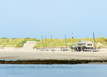 Vakantiegangers schrikken zich rot: zoveel moet je straks betalen voor een dagje strand