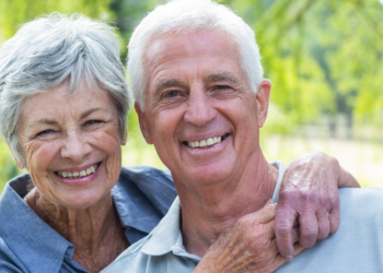 Vakantiegeld AOW’ers stijgt enorm in 2025: “Zo goed hebben ze het nog nooit gehad!”