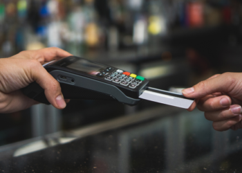 Verdwijnen contante betalingen straks helemaal uit de supermarkt? Dit zijn de plannen