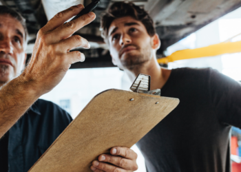 Vermijd problemen tijdens de APK: “Veel bestuurders weten niet dat je dit makkelijk zelf kan doen”