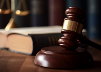 Vrouw sleept ouders voor de rechter: “Ik heb geen toestemming gegeven om geboren te worden”