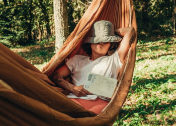Adeline (32): “Ik heb liever vakantie zonder kinderen – ben ik dan een slechte ouder?”