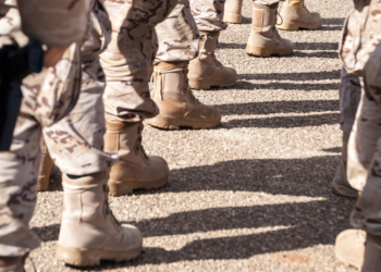 Commandant roept op: “Nederlandse militairen moeten versneld paraat staan voor inzet”