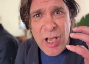 Hans Teeuwen veegt de vloer aan met links Nederland: kritiek op Lubach, Van Houten en Hofman”