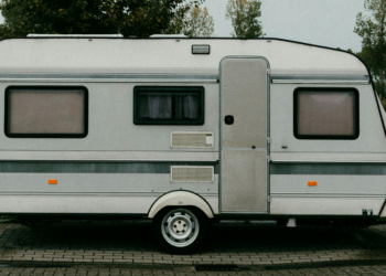 Mark (45): “Ik heb een flinke boete gekregen, en dat gewoon omdat mijn caravan op mijn eigen oprit stond”