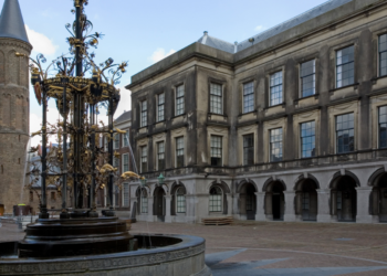 Social media ontploft na Omtzigts besluit: “Wat een politieke afgang!”