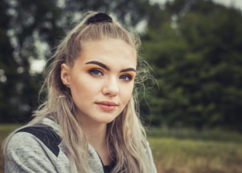 Stefanie (29): “Mensen die hun hond meenemen in een restaurant hebben geen manieren”