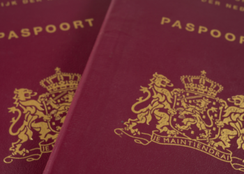 Yara (50) heeft eindelijk een X in haar paspoort: “Mijn lichaam is een mix”