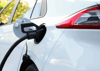 Bijna de helft van de Nederlanders geeft aan dat volgende wagen niet elektrisch zal zijn