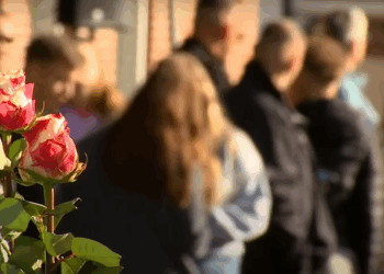 Duizend mensen in stilte: Beerta rouwt om Jeffrey en Emma