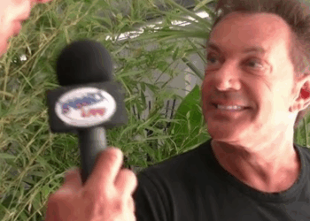 Gordon lacht om Gerard Joling’s facelift: “Als je eigen telefoon je niet meer herkent, heb je een probleem”