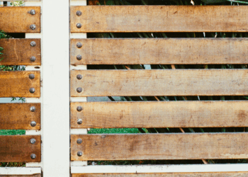 Hoe hoog mag je schutting eigenlijk zijn? Dit moet je weten om boetes te voorkomen!