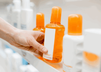 Kinderzonnebrand nu bijna €40! Dit is waarom smeren zo prijzig is geworden