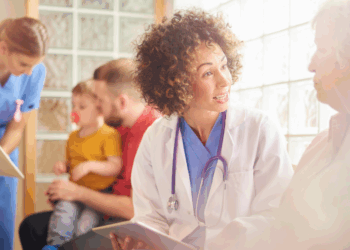 Spoedpost overbelast: Artsen zeggen wat je zelf kunt doen vóór je belt!