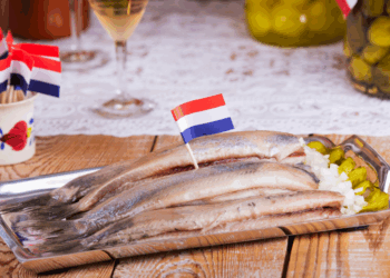 Deze 5 oer-Hollandse lekkernijen dreigen te verdwijnen: “Ze liggen nog wel in de winkel, maar niemand grijpt ernaar”