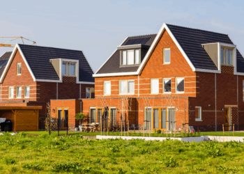 Huizenprijzen blijven maar stijgen: dit kost nu de gemiddelde koopwoning in Nederland