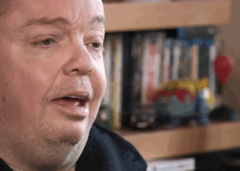 Kevin (58): “Ik ben geboren zonder armen en benen, maar ik moet aan het werk anders pakken ze mijn uitkering af”