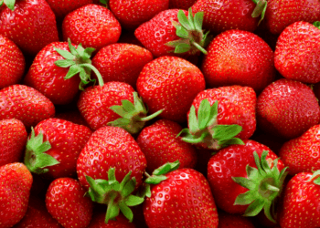 Met deze simpele boerentip blijven je aardbeien veel langer vers! (Werkt écht)