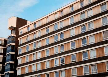 Somalische asiel broers op straat na weigeren sociale huurwoning: “Te weinig ruimte voor logés”