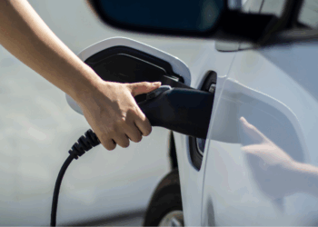 Waarschuwing voor EV-rijders: De waarde van jouw auto stort na 2 jaar ineen