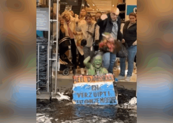 Winkelpubliek keert zich tegen protest van Extinction Rebellion-vrouw: “Nu is het genoeg”