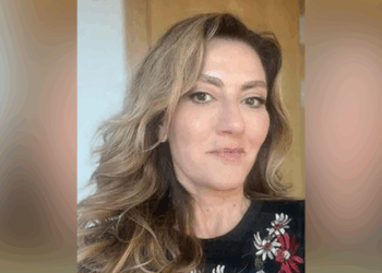 Dilan Yesilgöz verrast volgers met sportieve spiegelselfie: “Ze gaat ervoor”