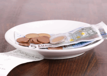 Dit is de échte reden waarom mensen niet tot nauwelijks fooi geven in restaurants