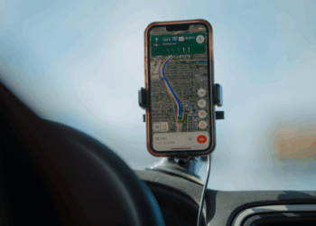 Let goed op met apps zoals Flitsmeister of Waze in het buitenland: “Verboden in deze landen”