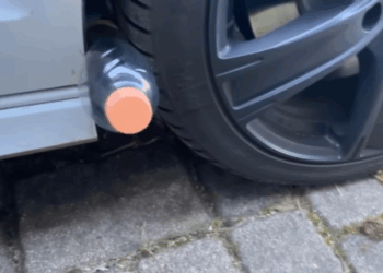 Let op: Zie je dit bij je auto? Bel direct de politie!