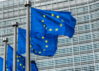 Schokkend: 1 op de 4 Europese politici overtreedt regelmatig de wet