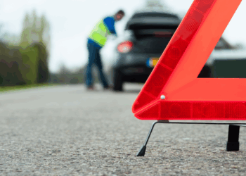 Vakantieganger waarschuwt na flinke autoschade door hitte in Zuid-Europa: “Mijn dashboard begon gewoon te smelten”
