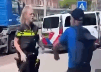 Arrogant mannetje dacht stoer te doen tegen deze vrouwelijke agent… tot ze hem even liet weten wie de baas is