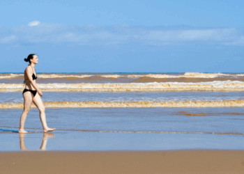 Opgelet! In déze populaire vakantielanden krijg je een boete als je in je bikini over het strand loopt