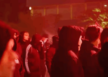 Demonstratie tegen azc in Doetinchem loopt uit de hand: ‘Agenten bekogeld met stenen’