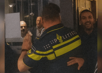 BIZAR: politie moet ingrijpen bij bestorming asielzoekerscentrum Uithoorn