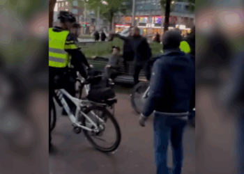 Man doet bijdehand tegen de politie, maar deze agent laat zich niet kennen