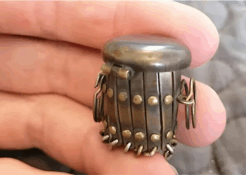 Mijn kinderen vonden iets vreemds bij mijn moeder thuis… wat zou het kunnen zijn?