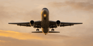 Ophef: vliegtuig vol met Syriërs vertrokken, dit bedrag krijgen ze mee van de Nederlandse overheid