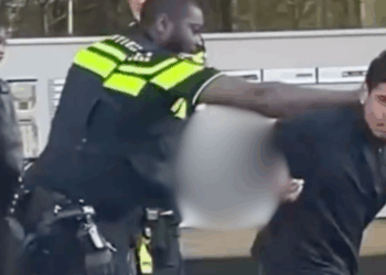 Bizarre beelden: agent geeft brutaal jochie een lesje dat hij niet snel vergeet