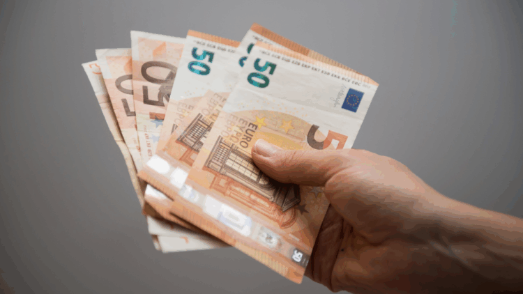 Contant geld keert terug: vanaf 2027 moeten déze winkels cash weer