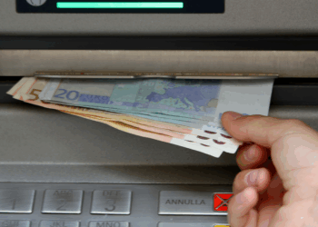 Rabobank verhoogt tarieven: klanten betalen fors meer voor bankzaken